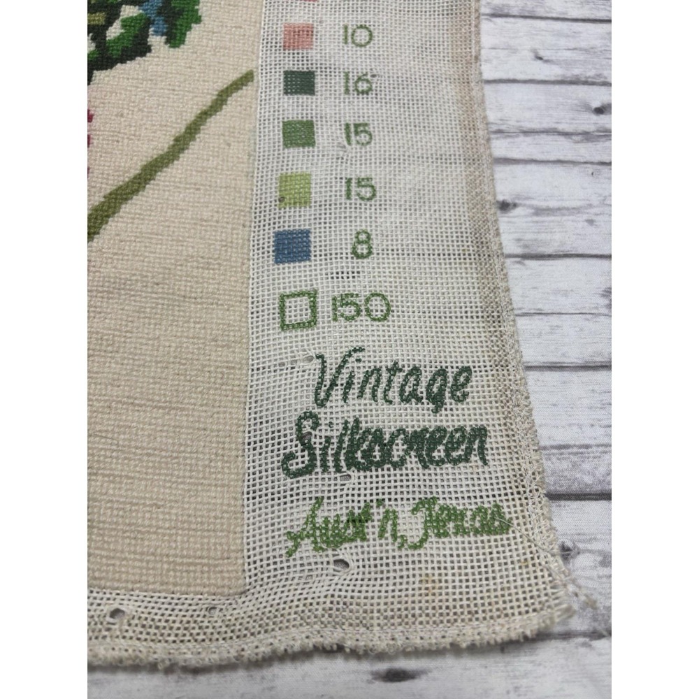 Original Vintage Hand Embroidery Yarn Needlepoint Pansies Flower 14x17" Unframed - Picture 4 of 9